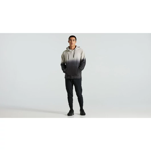 Kapucnis pulcsi- Legacy Spray Pull-Over Hoodie Méret: M Szín: DOVGRY
