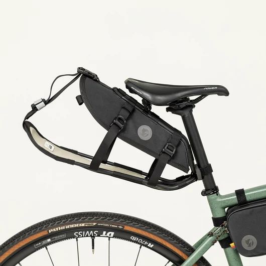 Specialized/Fjällräven nyeregtáska váz/hevederek Szín: Fekete